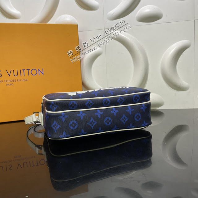 LOUIS VUITTON專櫃新款包包 路易威登Carry It手袋 LV男士老花字體絲印郵差包 M46115  ydh4151